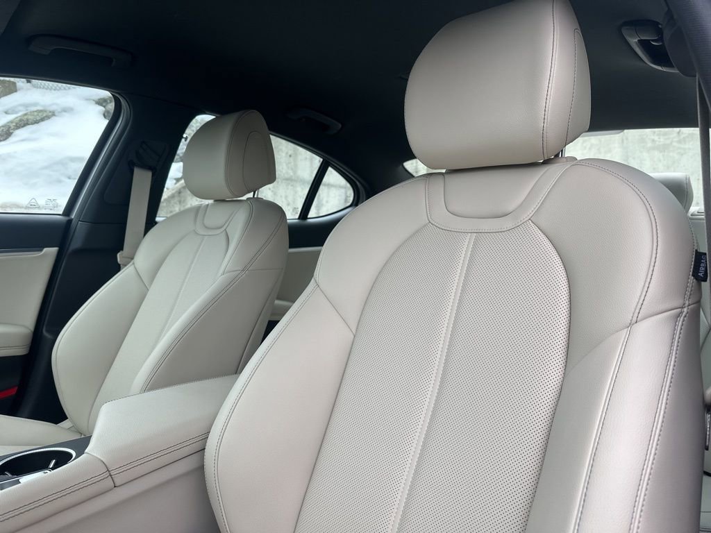 Used 2026 Genesis G70 2.5T image 15