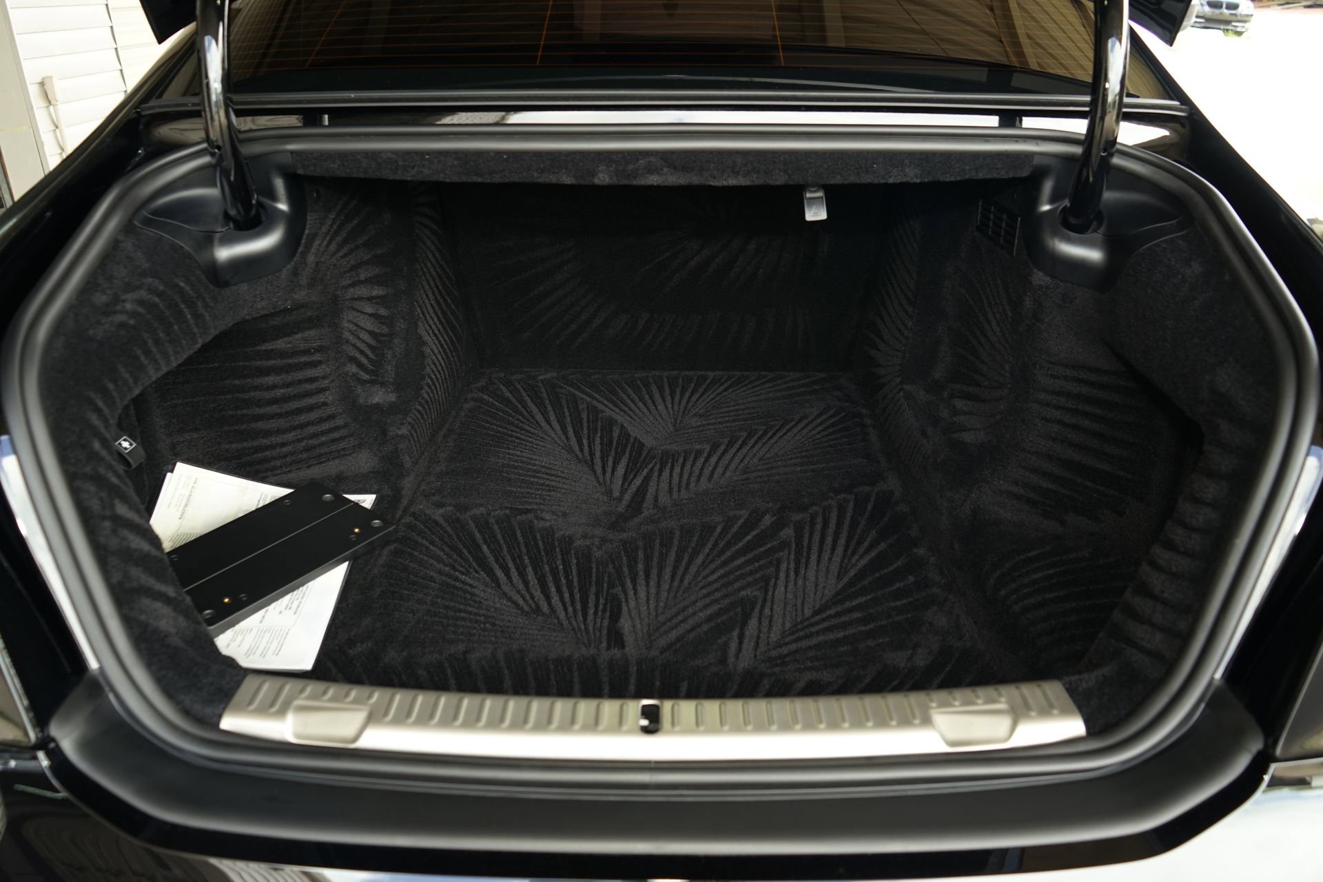 Used 2025 Rolls-Royce Ghost AWD/4WD image 37