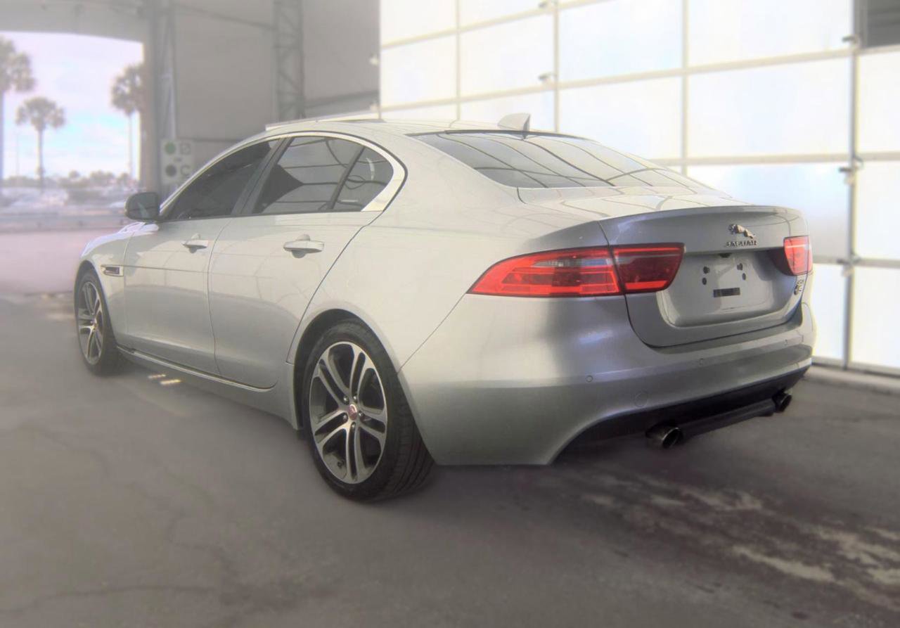 Used 2017 Jaguar XE Premium RWD image 8