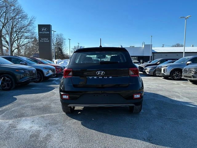 Certified 2023 Hyundai Venue SEL w/ Cargo Package image 6