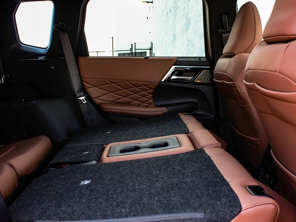 New 2025 Mitsubishi Outlander SEL image 40