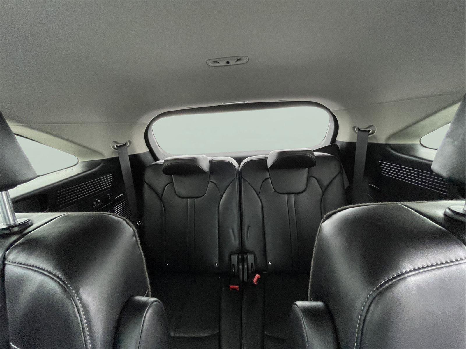 Used 2023 Kia Sorento EX image 17