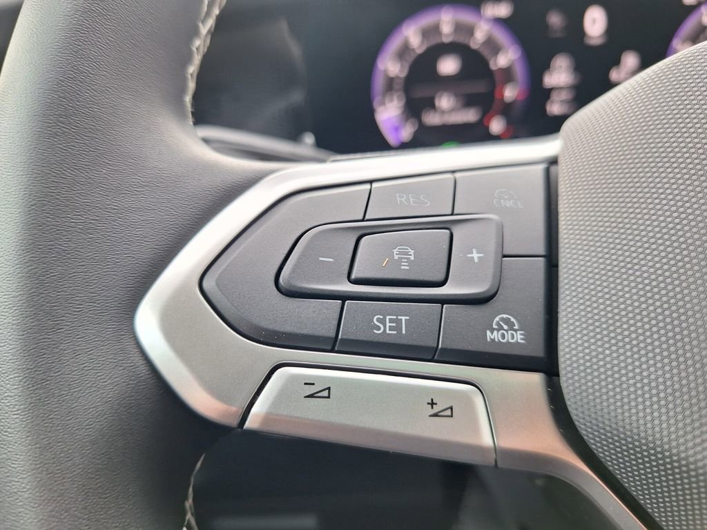 New 2026 Volkswagen Tiguan SE image 13