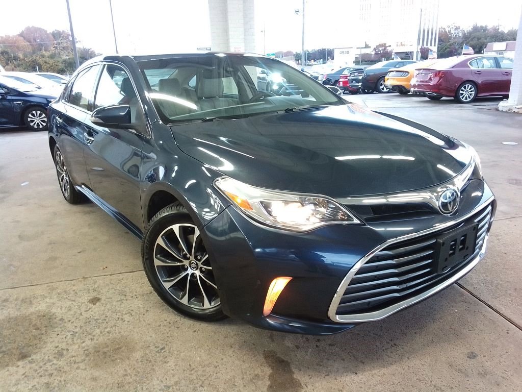 Used 2017 Toyota Avalon XLE Premium w/ All Weather Liner Package image 3