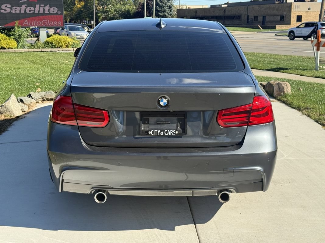 Used 2017 BMW 340i xDrive Sedan AWD/4WD image 4