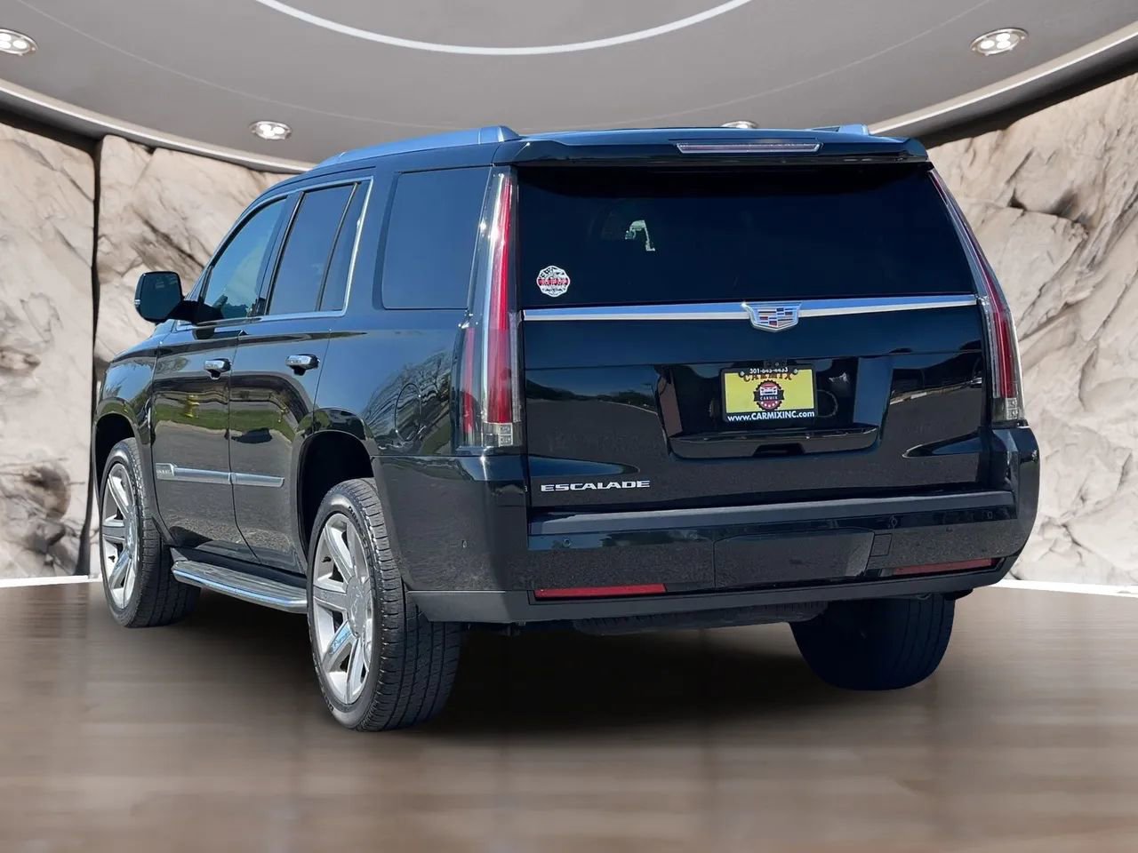 Used 2017 Cadillac Escalade Premium Luxury AWD/4WD image 8