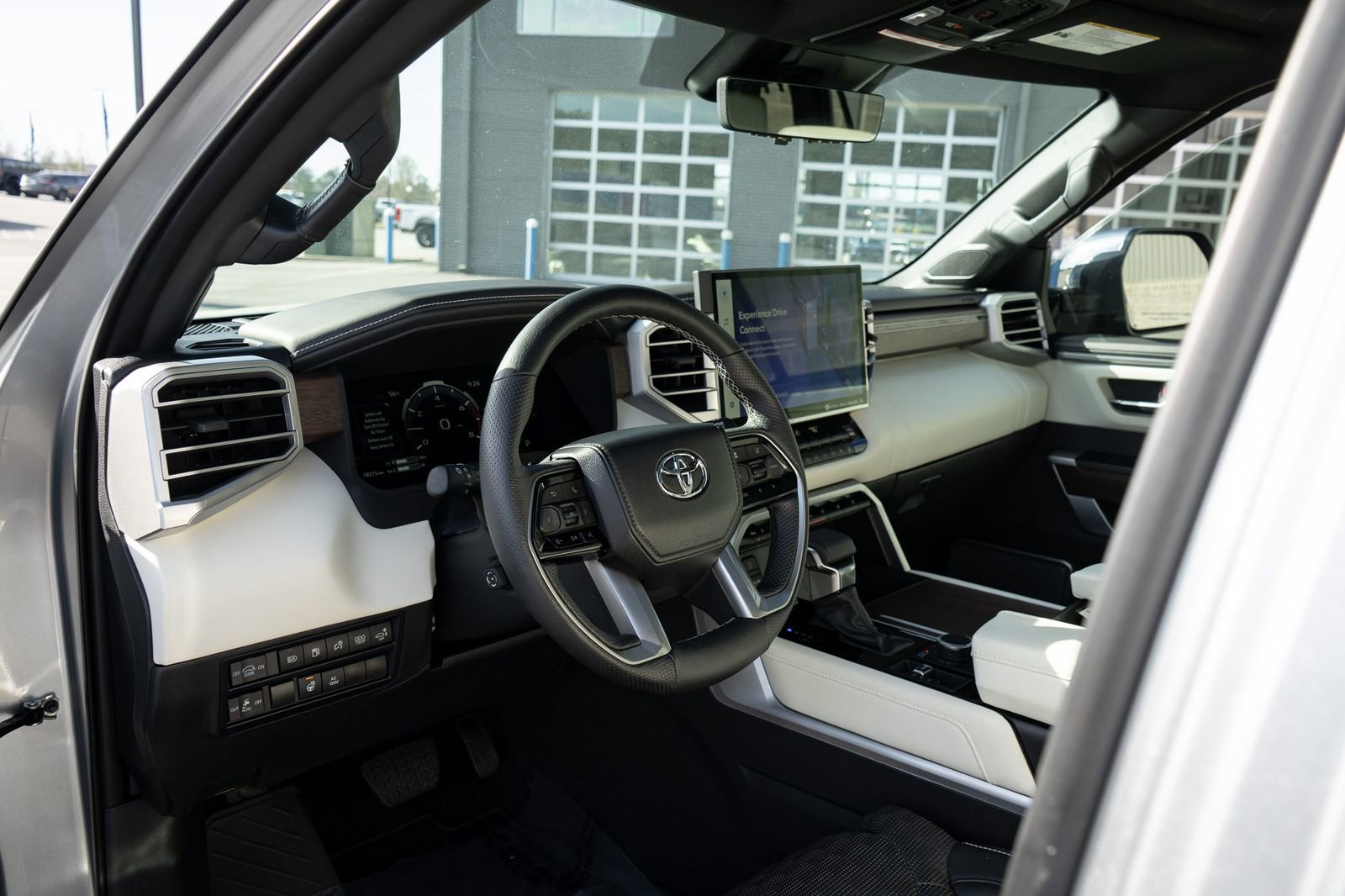 Used 2024 Toyota Sequoia Capstone AWD/4WD image 23