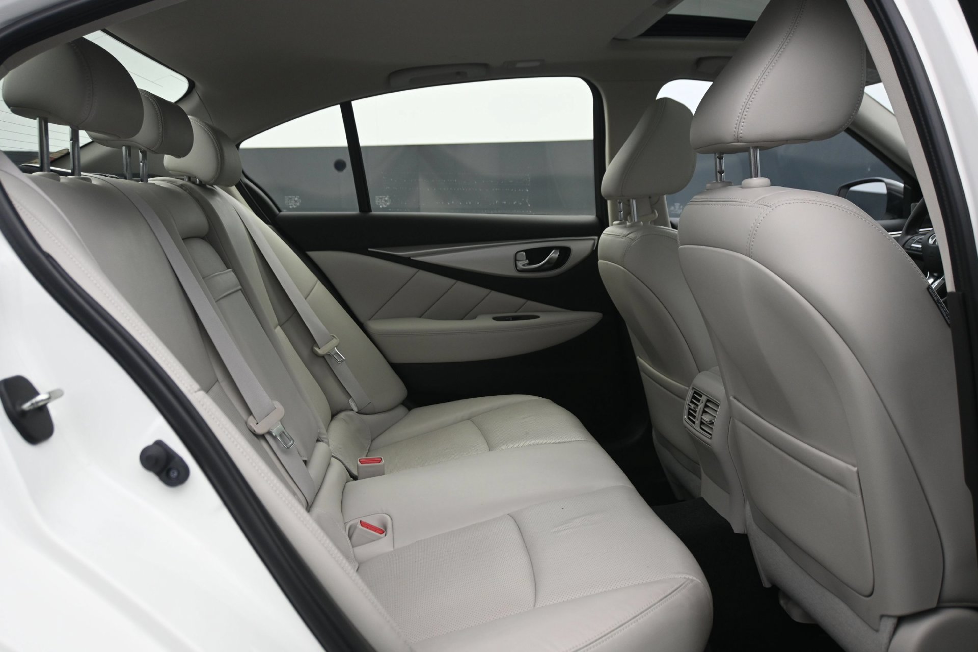 Used 2024 INFINITI Q50 Luxe AWD/4WD image 14