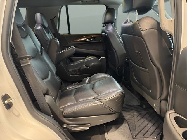 Used 2019 Cadillac Escalade Luxury image 25