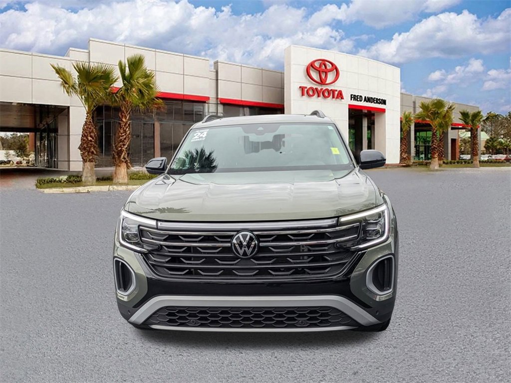 Used 2024 Volkswagen Atlas Peak Edition SE image 9