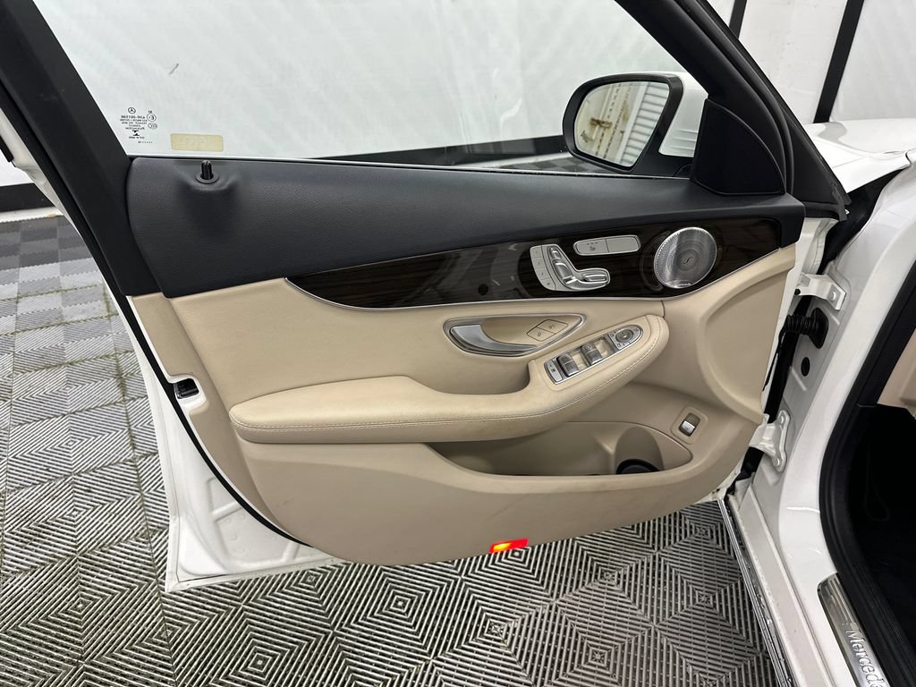 Used 2016 Mercedes-Benz C 300 4MATIC Sedan image 10