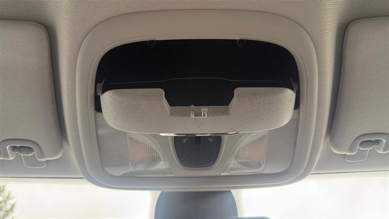 Used 2019 Jeep Cherokee Latitude Plus w/ Cold Weather Group FWD image 27