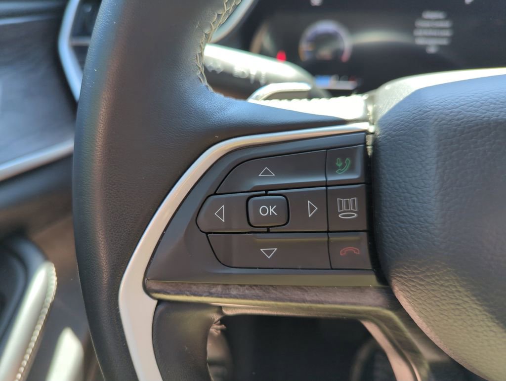 Used 2022 Jeep Grand Cherokee Limited image 21