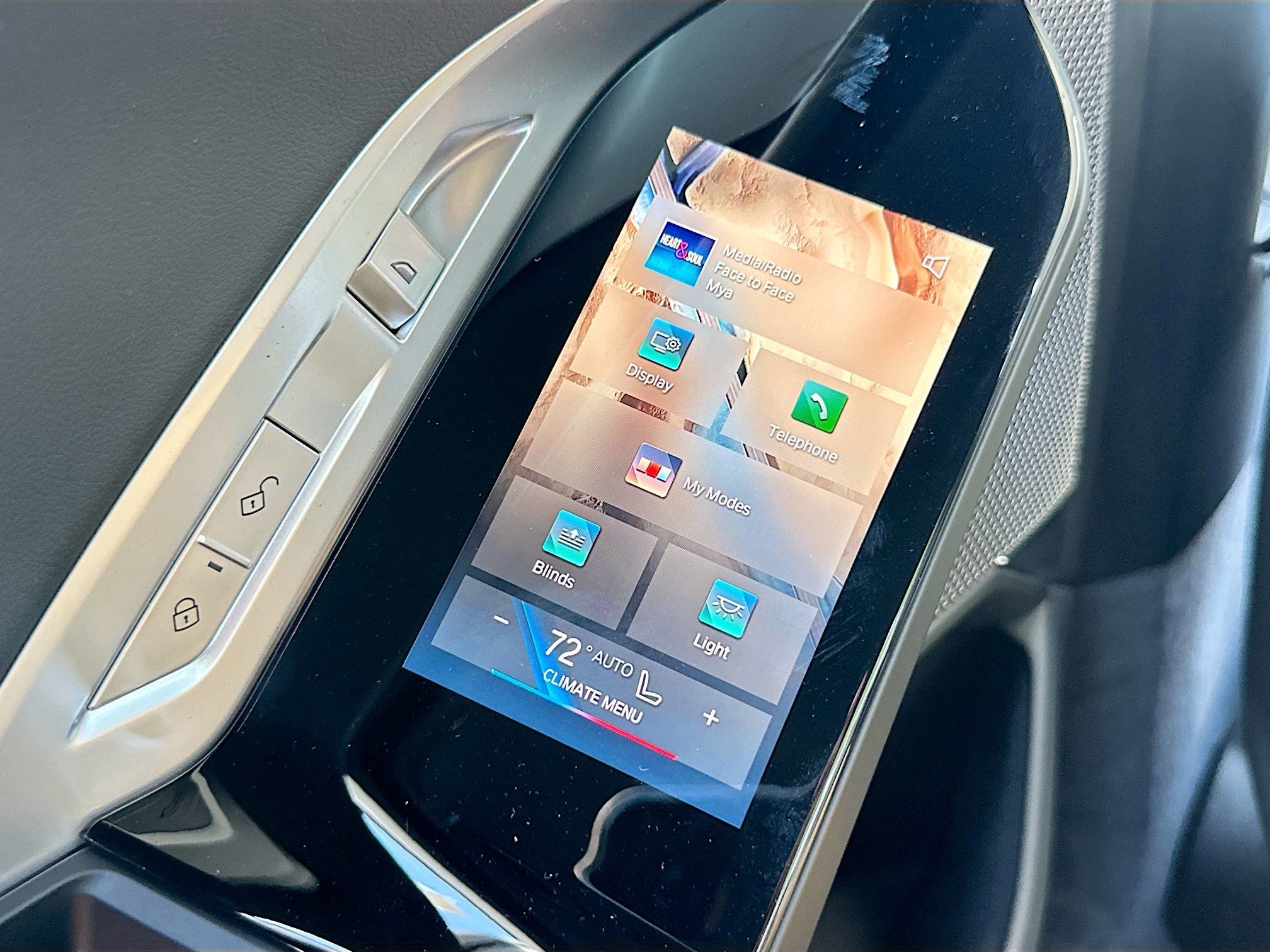 New 2026 BMW 750e xDrive image 20