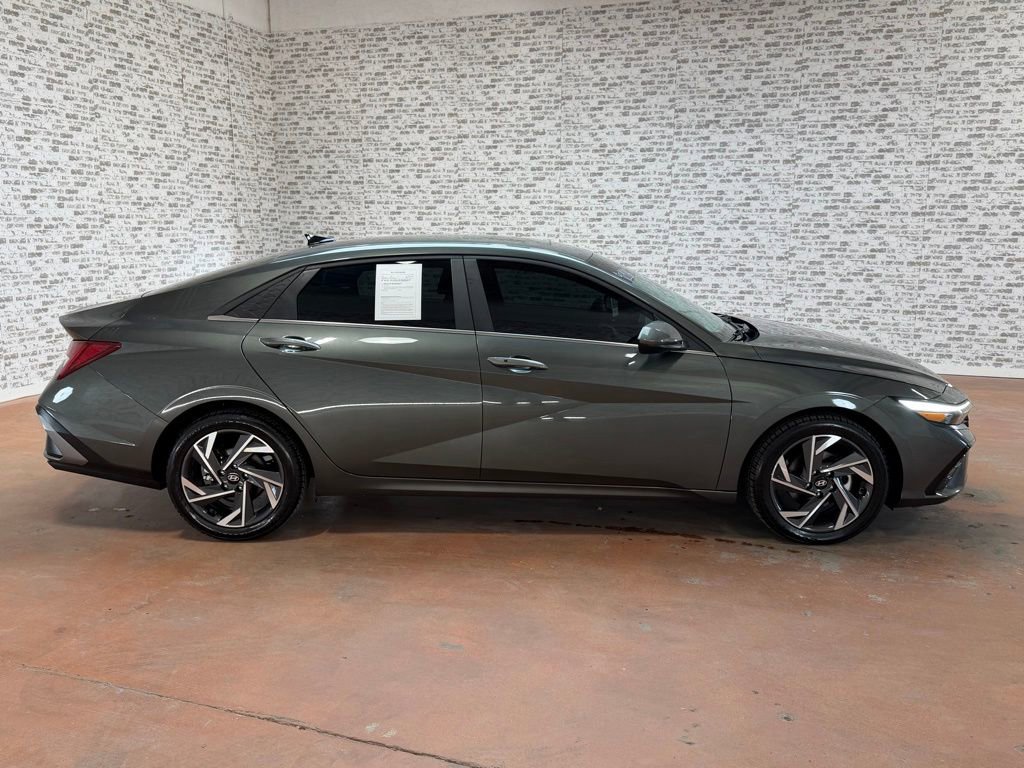 Certified 2024 Hyundai Elantra SEL w/ Convenience Package image 6