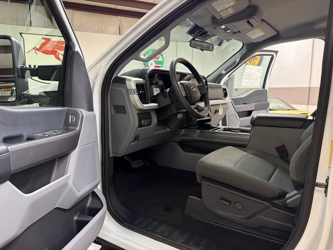 Used 2025 Ford F250 XLT AWD/4WD image 25