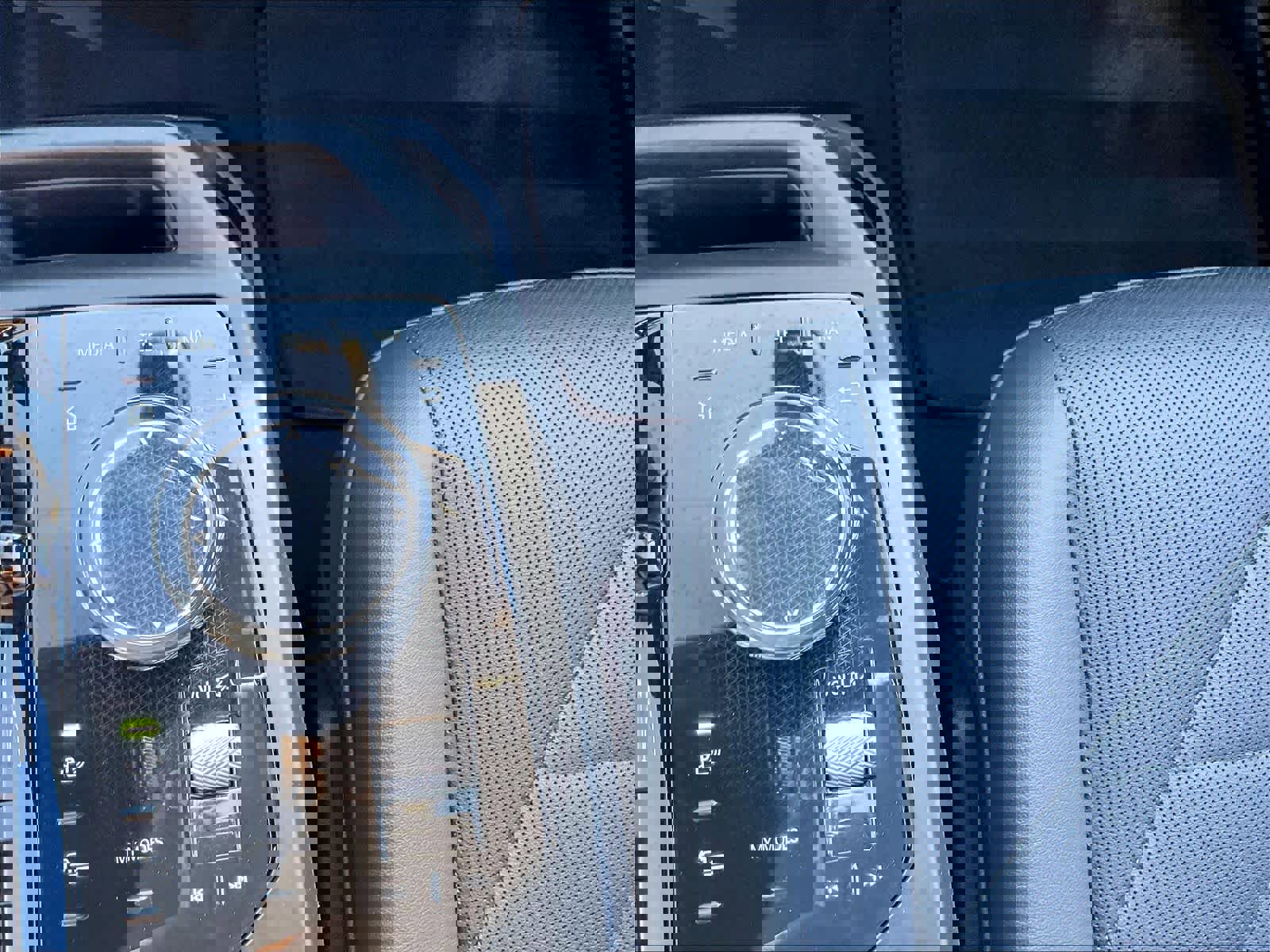 Used 2025 BMW iX xDrive50 image 33