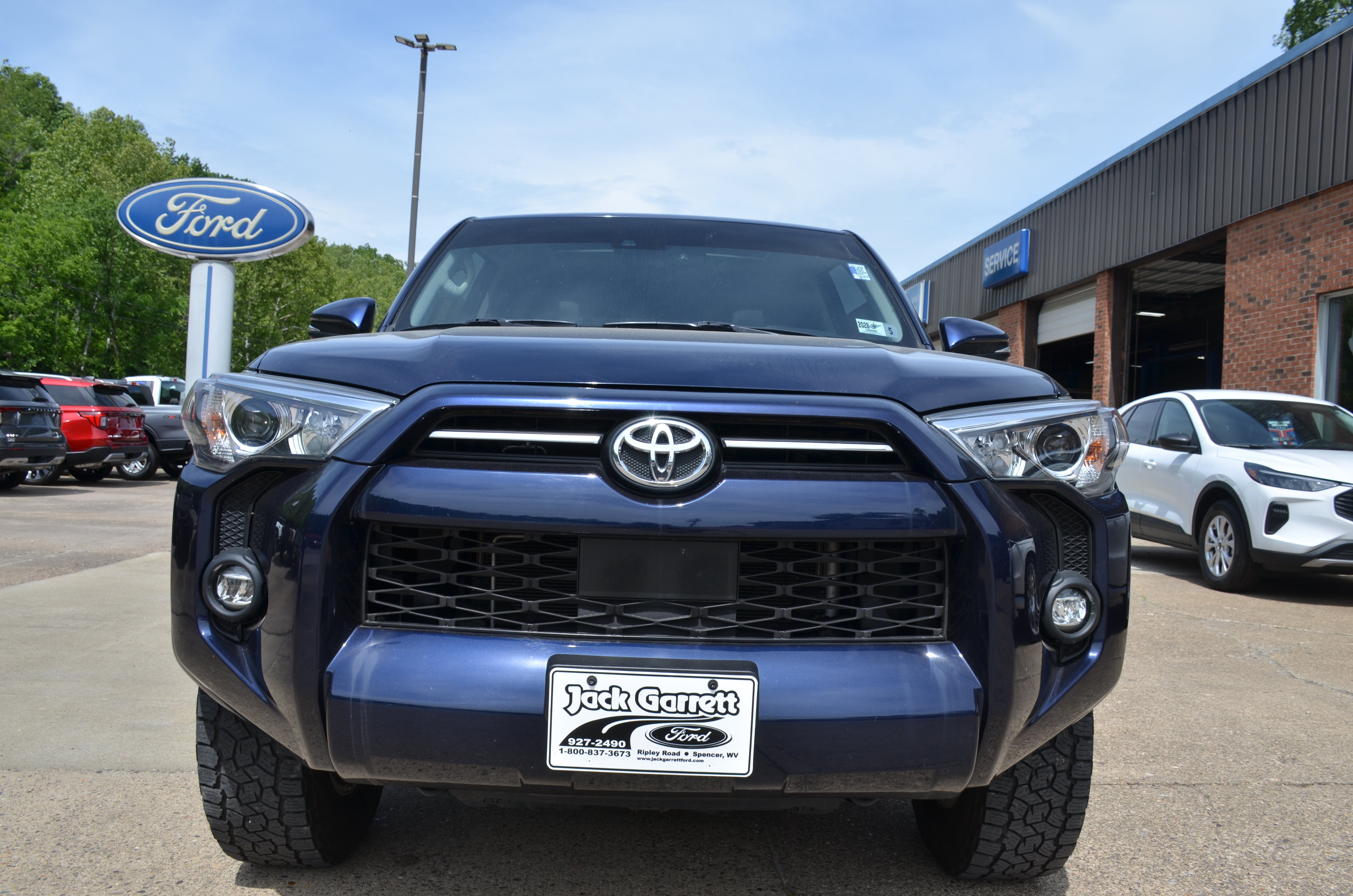 Used 2021 Toyota 4Runner SR5 Premium w/ Moonroof Package AWD/4WD image 5