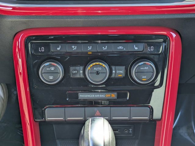 Used 2018 Volkswagen Beetle 2.0T SE image 25