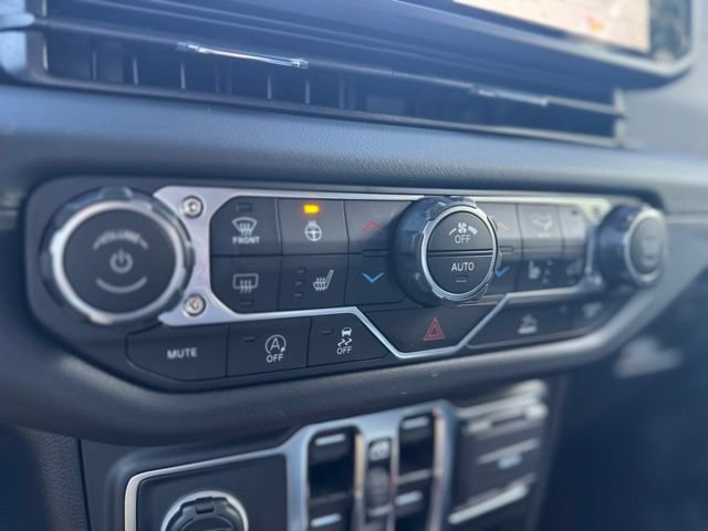 New 2025 Jeep Wrangler Unlimited Sahara AWD/4WD image 29