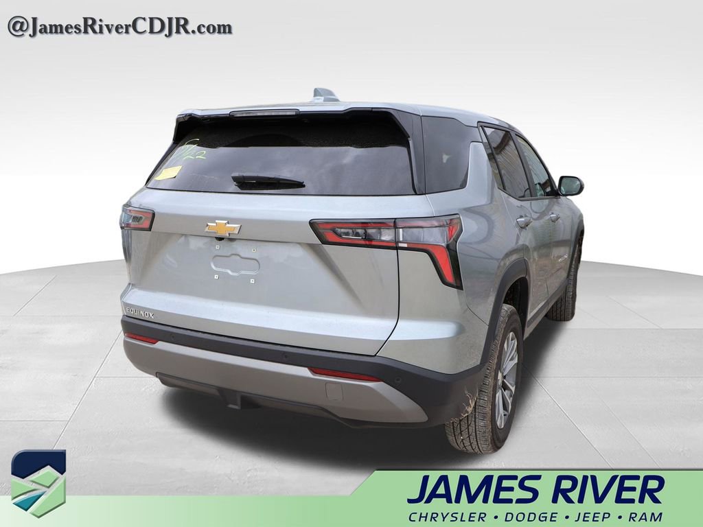 Used 2026 Chevrolet Equinox LT FWD image 7