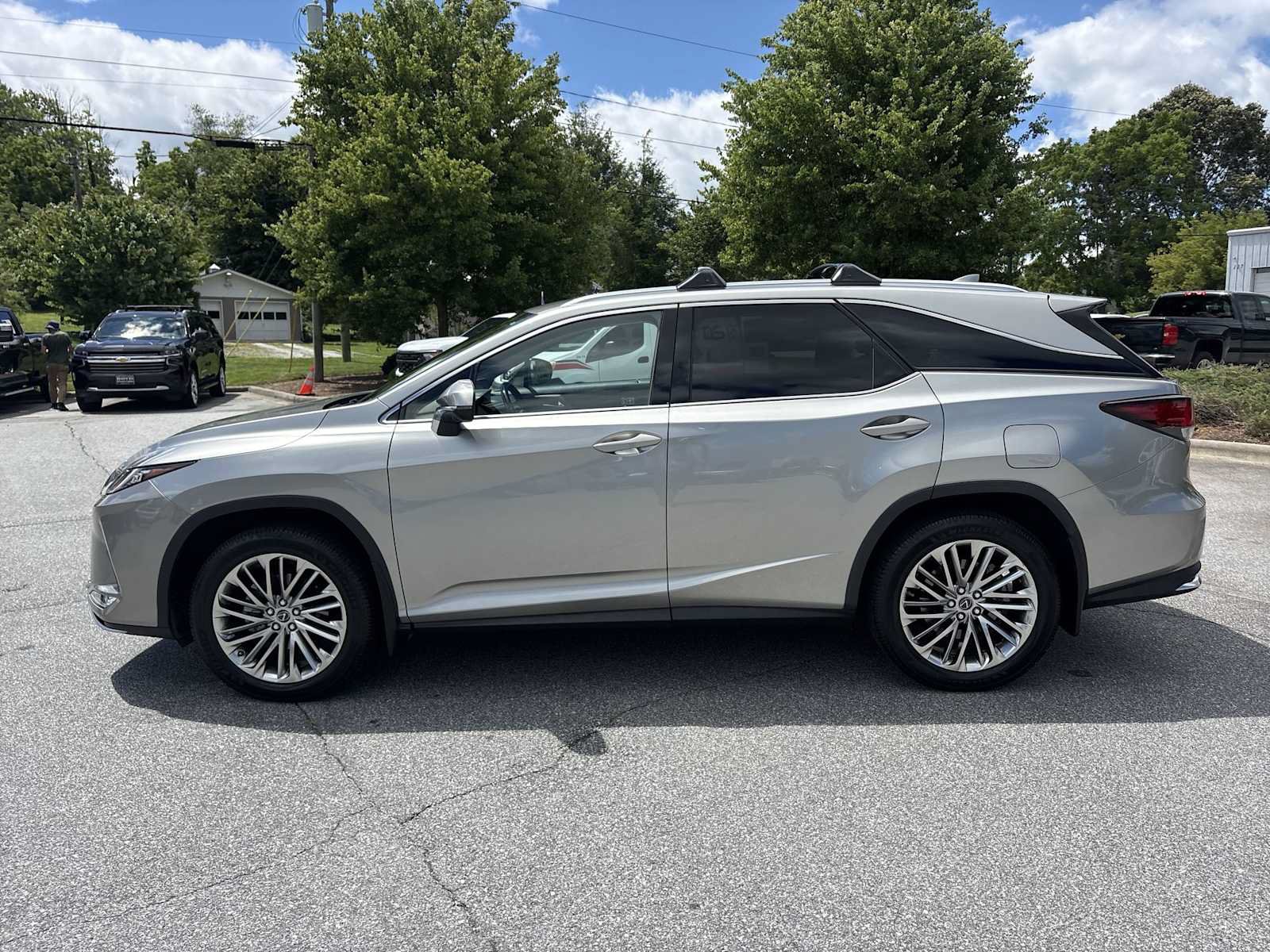Used 2020 Lexus RX 350L Luxury w/ Cold Weather Package (CT) FWD image 9