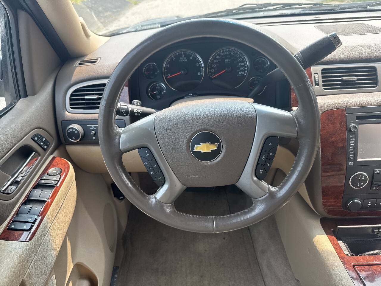 Used 2013 Chevrolet Suburban LTZ AWD/4WD image 18