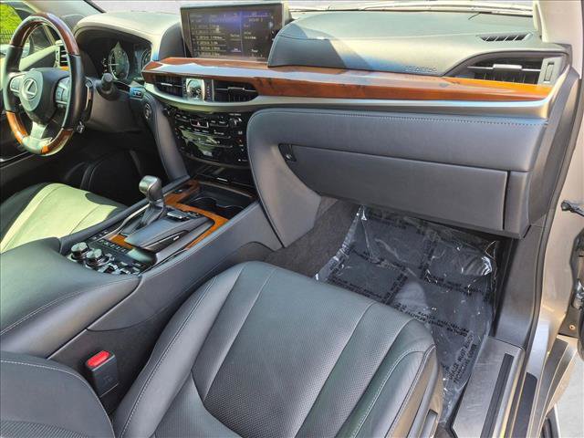 Used 2021 Lexus LX 570 4WD w/ Luxury Package image 20