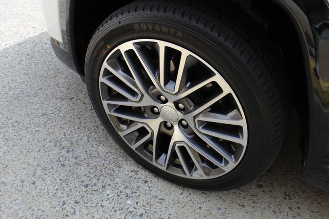 Used 2024 Jeep Compass Limited w/ Elite Group image 3