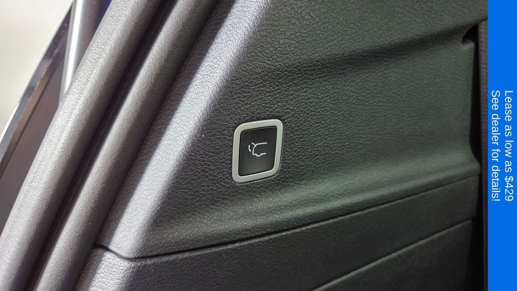 New 2026 Chrysler Pacifica Limited FWD image 11