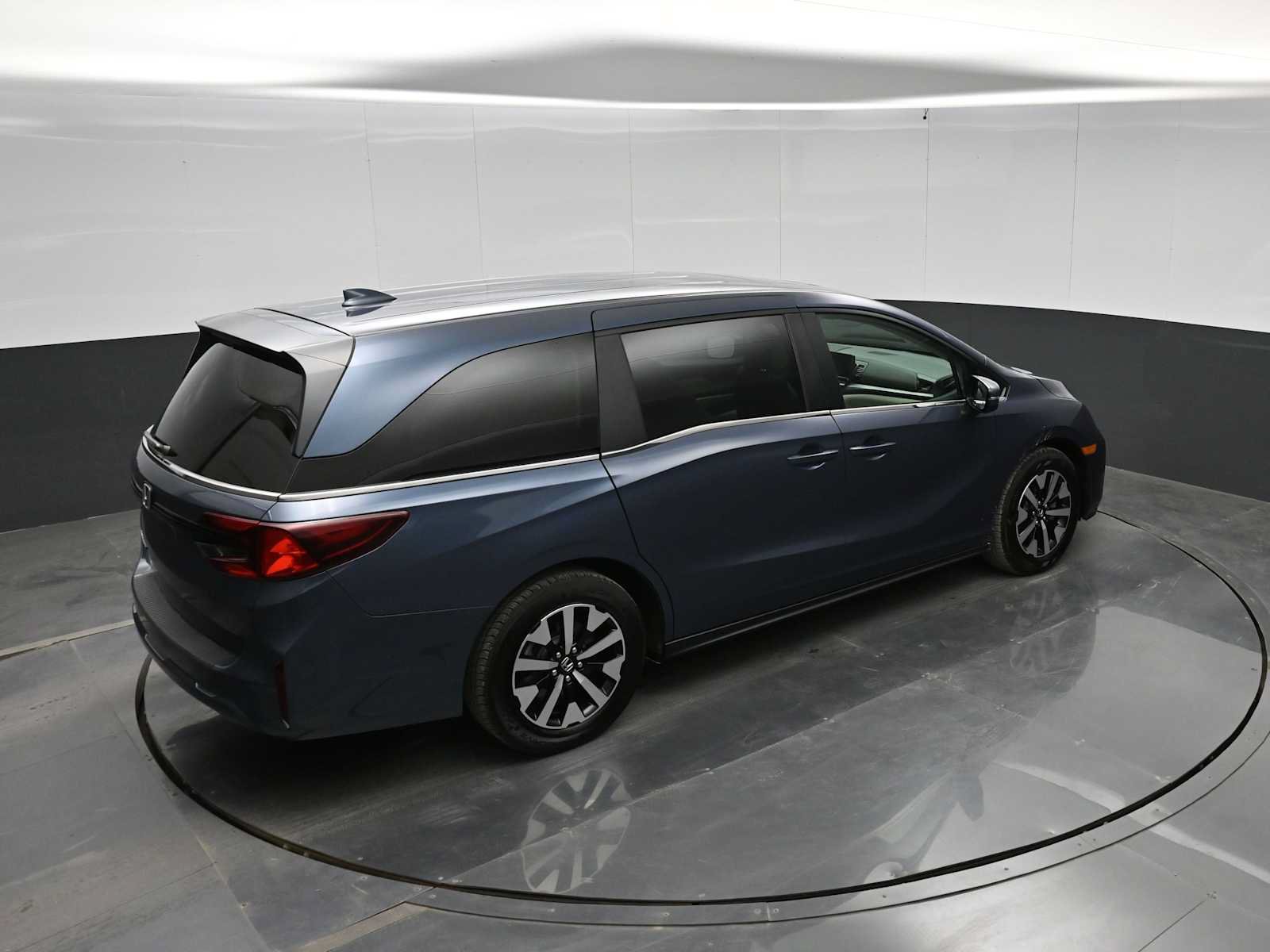 Used 2025 Honda Odyssey EX-L image 29