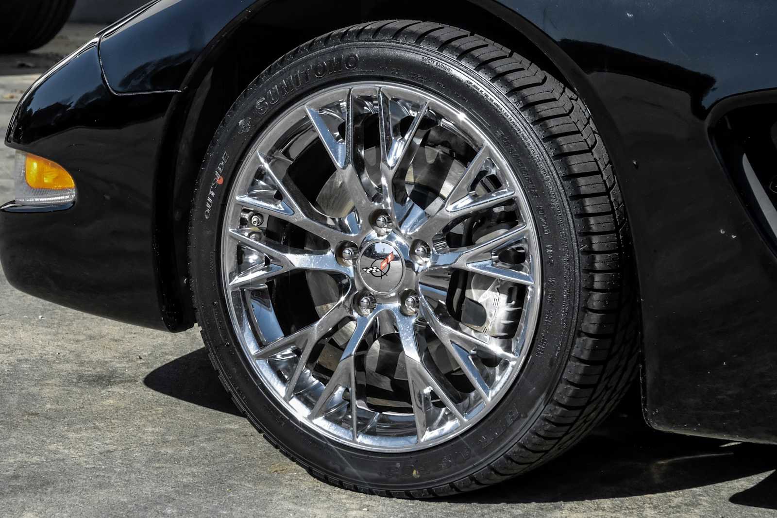 Used 2004 Chevrolet Corvette Coupe w/ Roof Package image 42