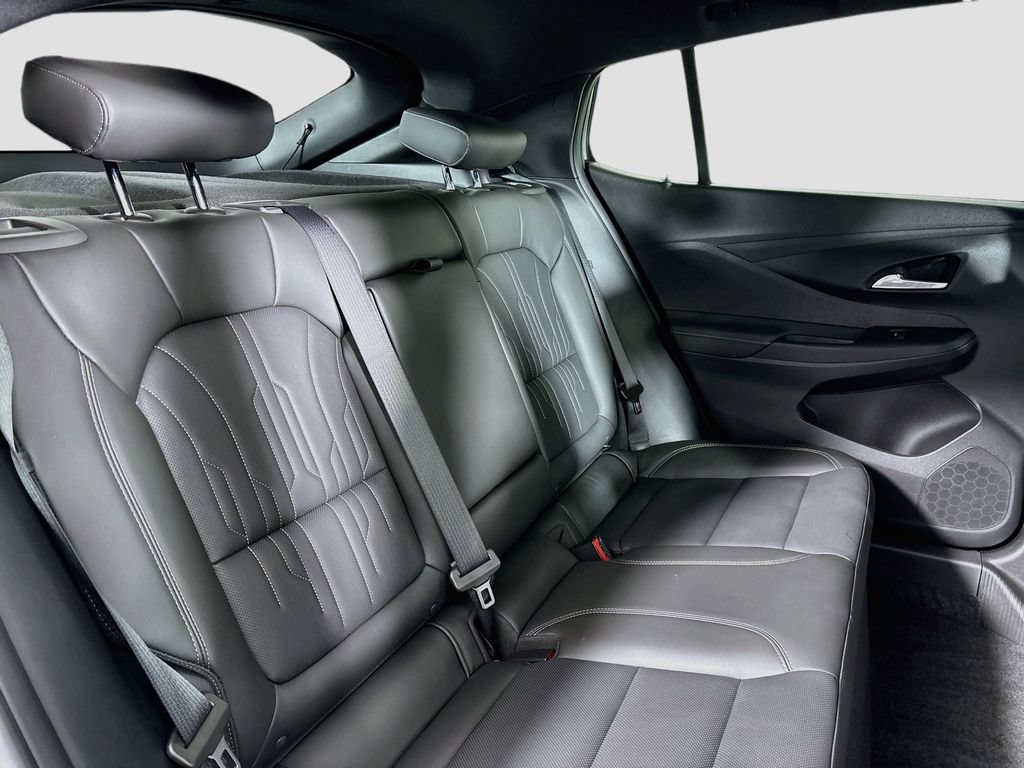 Certified 2024 Buick Envista Avenir FWD image 31