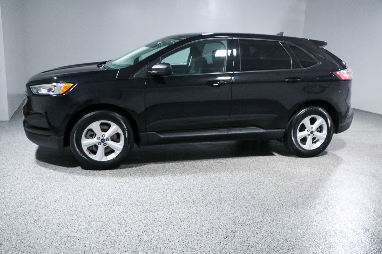 Used 2021 Ford Edge SE image 10