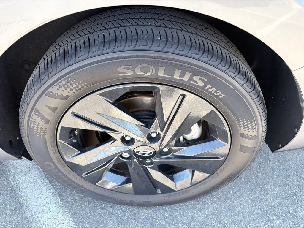 Used 2023 Hyundai Elantra SEL FWD image 23