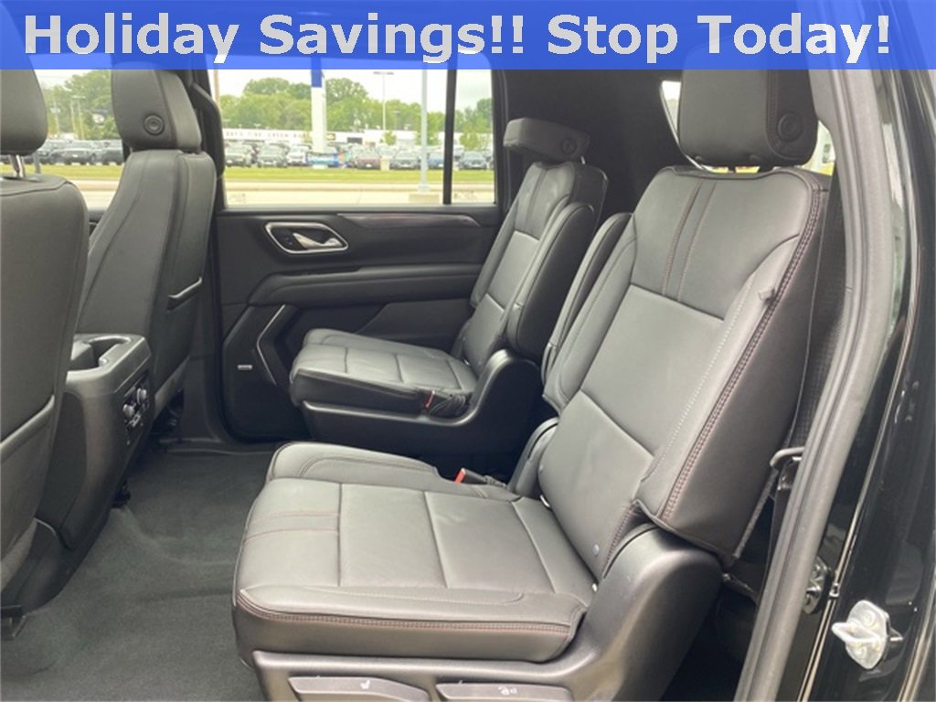 Used 2022 Chevrolet Suburban RST w/ Luxury Package image 28