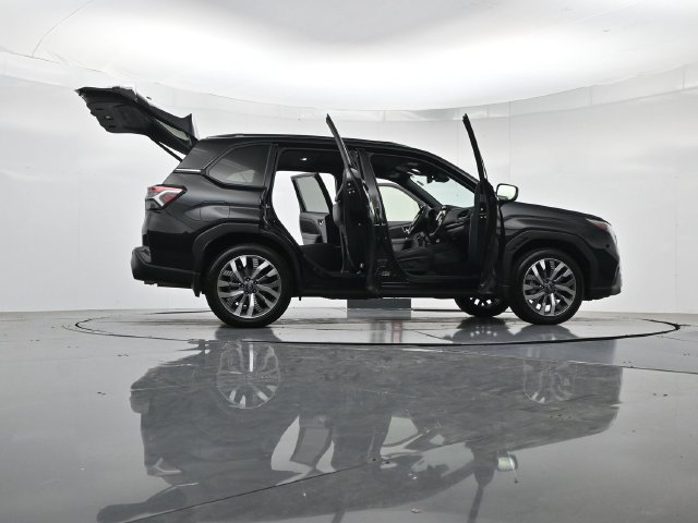 Used 2025 Subaru Forester Touring w/ Popular Package - Touring AWD/4WD image 54