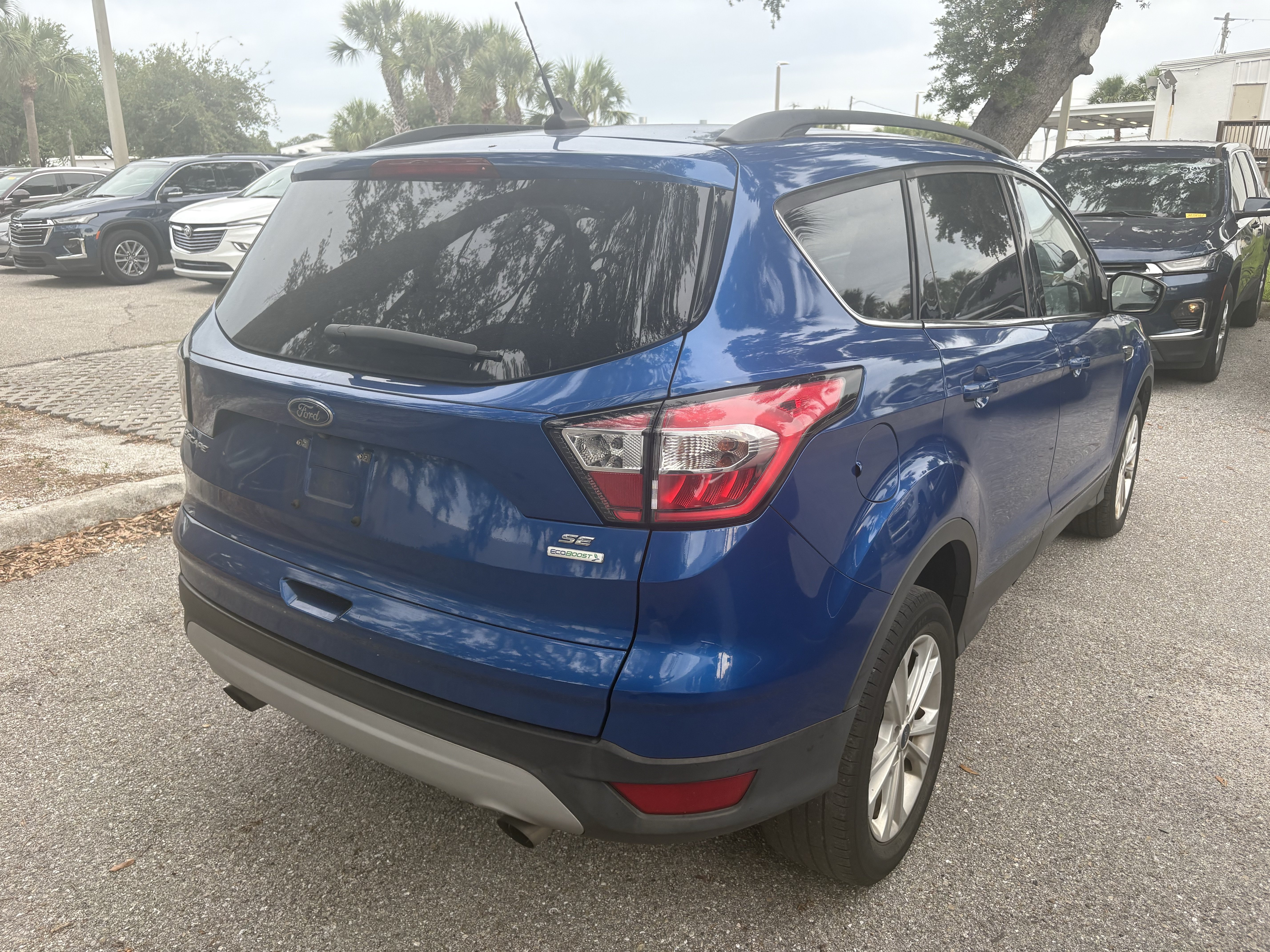 Used 2018 Ford Escape SE w/ SE Sync 3 Package FWD image 7