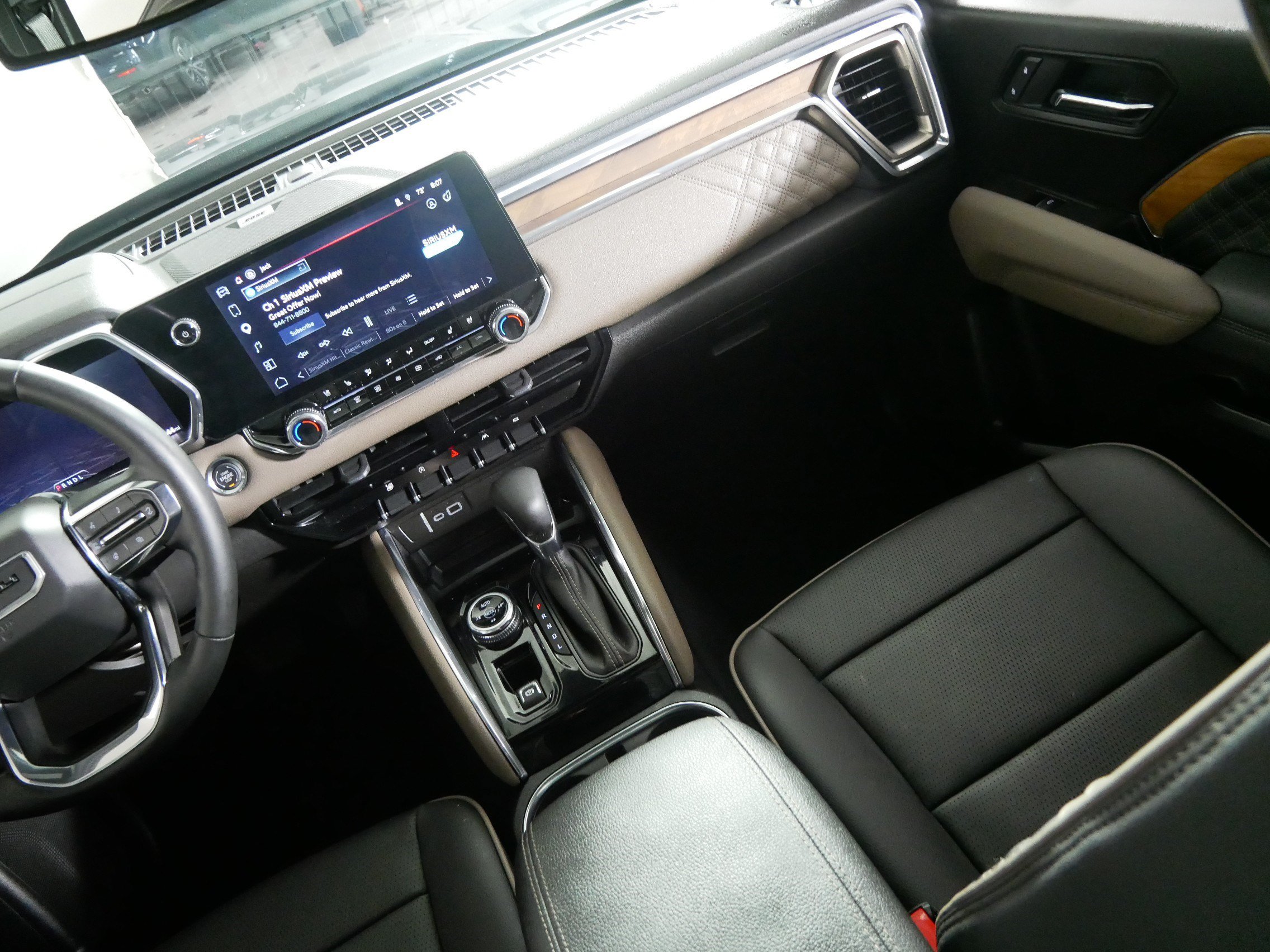 Used 2026 GMC Canyon Denali AWD/4WD image 11