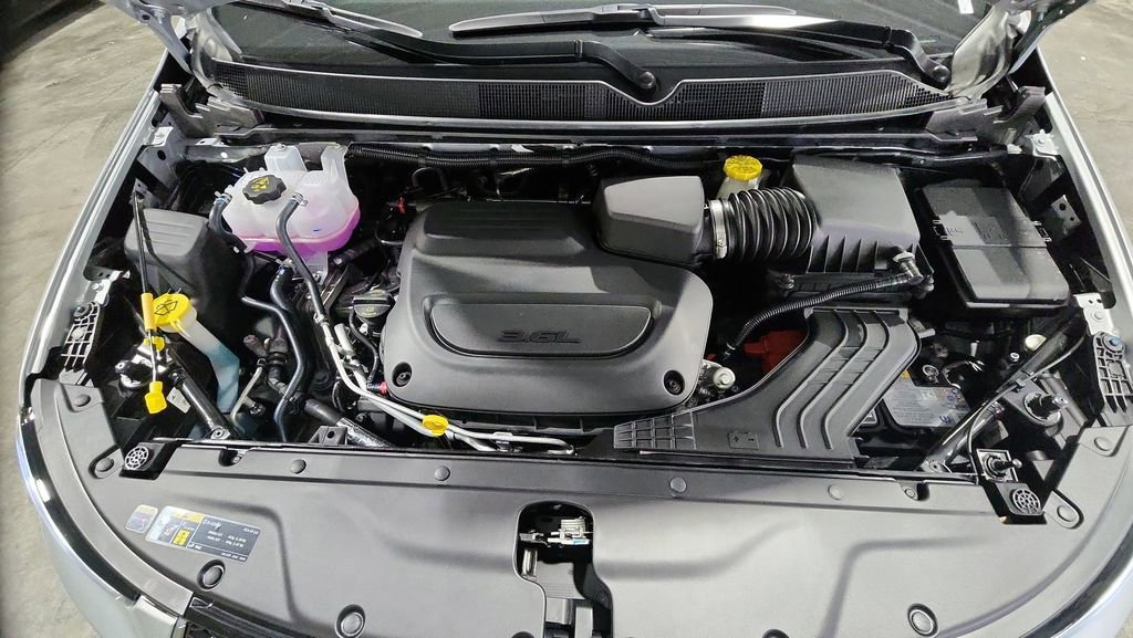 New 2026 Chrysler Pacifica Select AWD/4WD image 30
