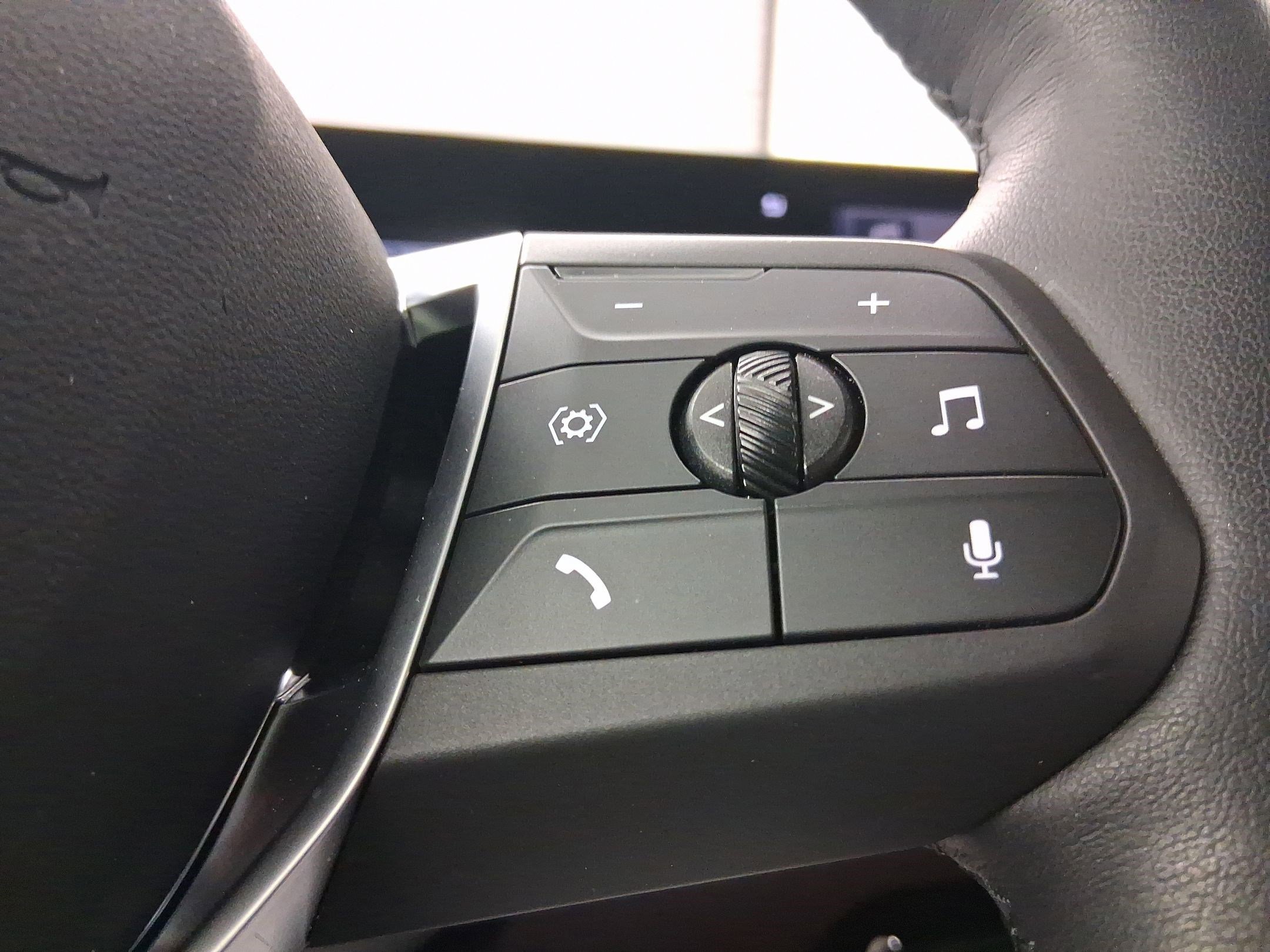 Used 2025 BMW X1 xDrive28i image 21