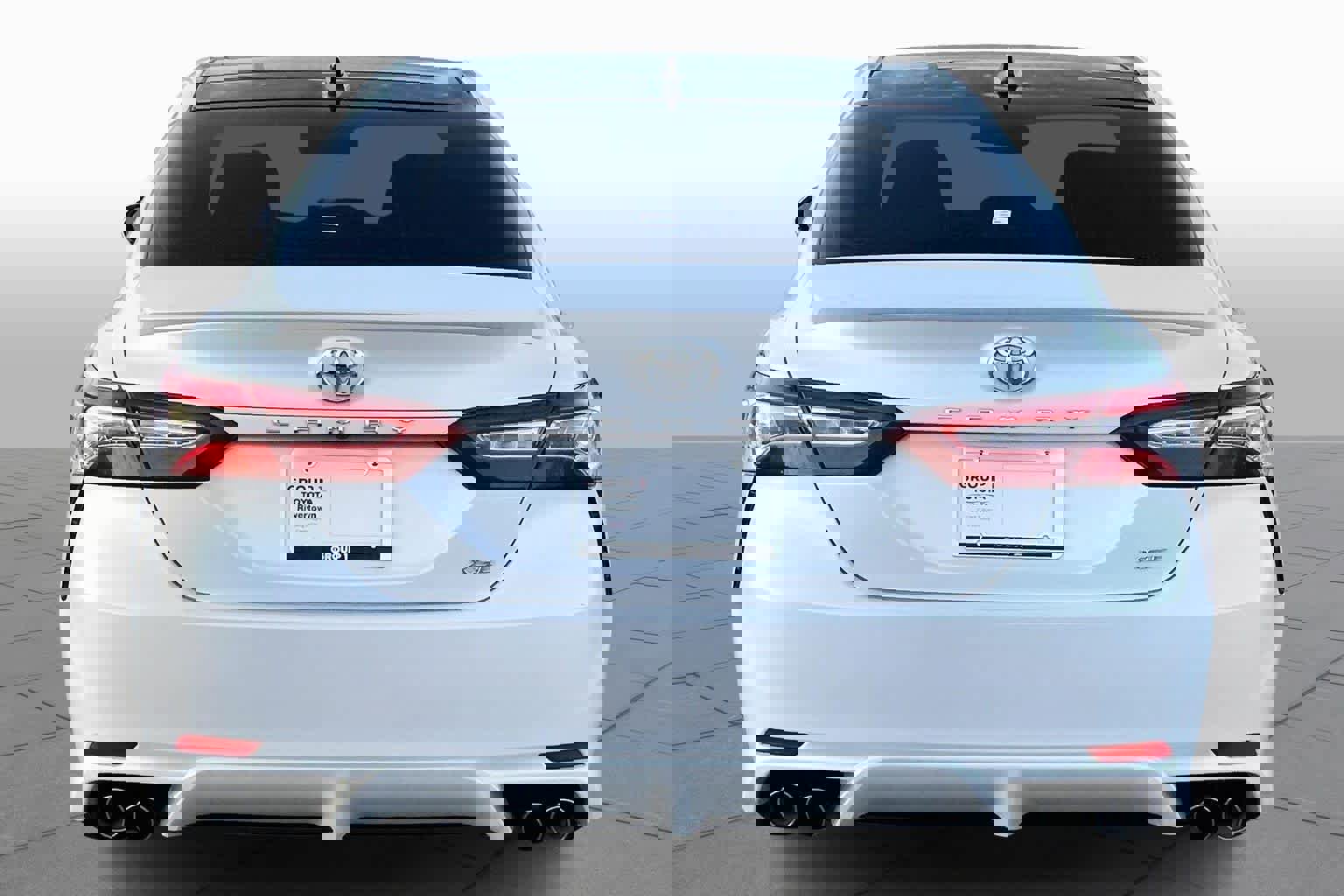 Used 2020 Toyota Camry XSE image 5