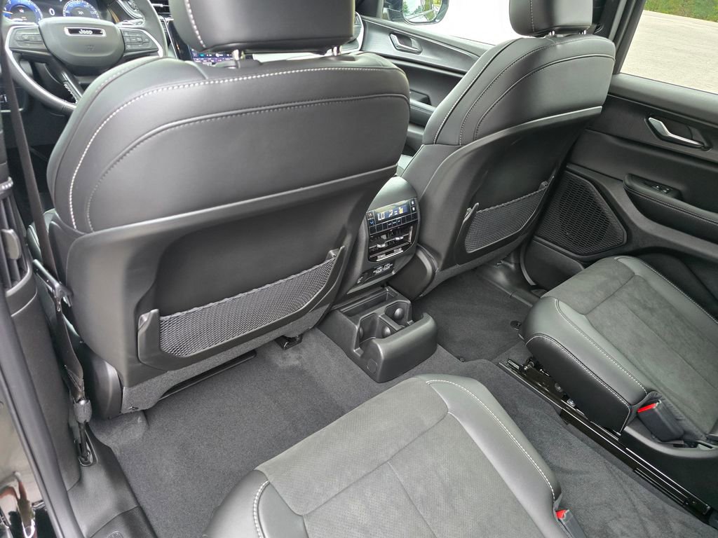 New 2025 Jeep Grand Cherokee L Altitude image 24