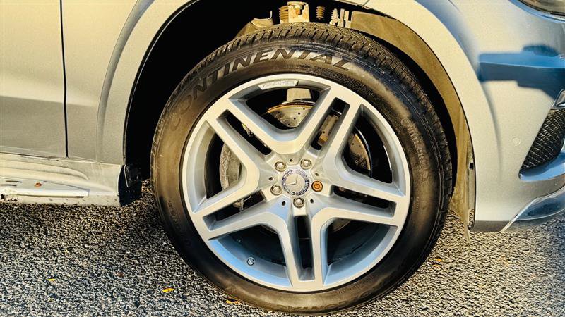 Used 2014 Mercedes-Benz GL 550 4MATIC image 18