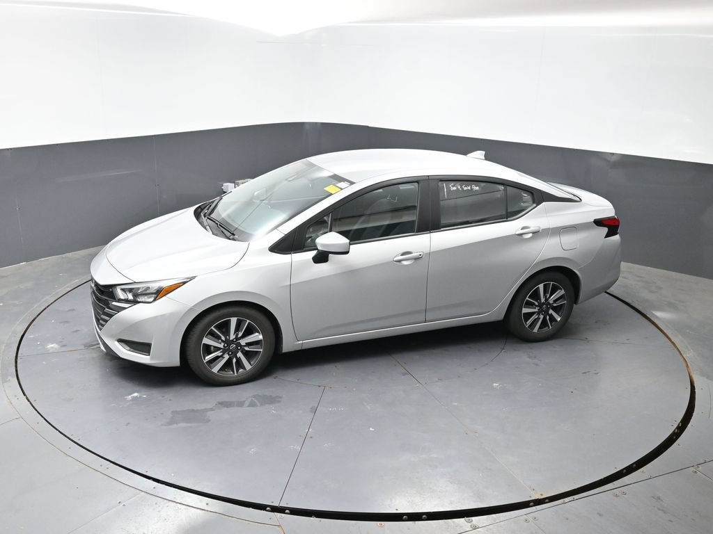 Used 2025 Nissan Versa SV FWD image 17