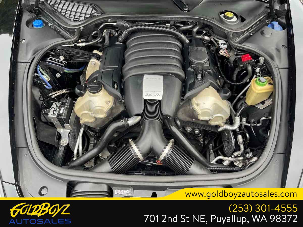 Used 2016 Porsche Panamera 4 AWD/4WD image 10