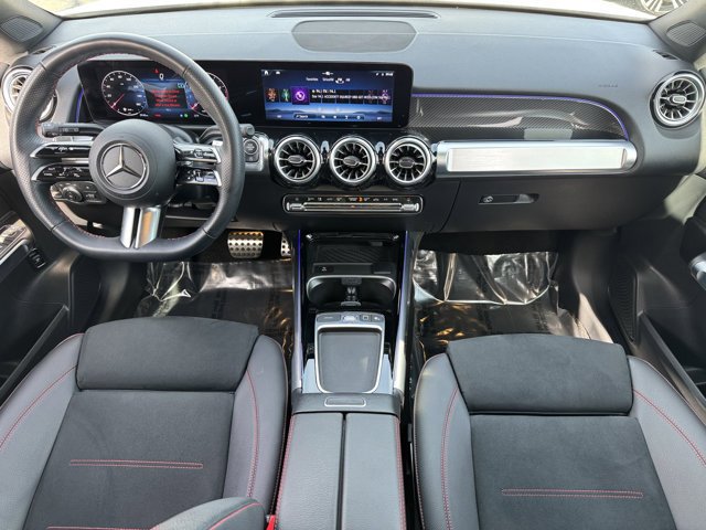 Used 2025 Mercedes-Benz GLB 250 image 10