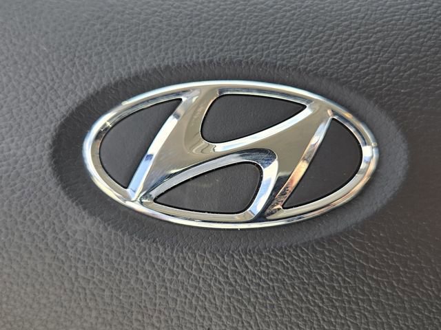 Certified 2025 Hyundai Venue SEL FWD image 30