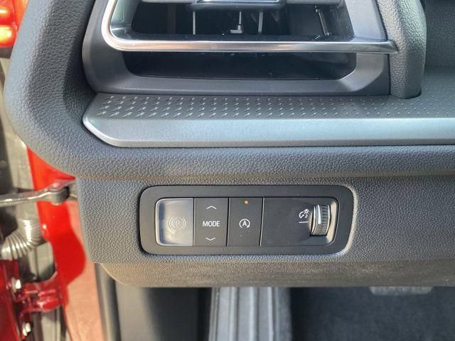 New 2026 Chevrolet Traverse LT w/ Driver Confidence Package FWD image 20