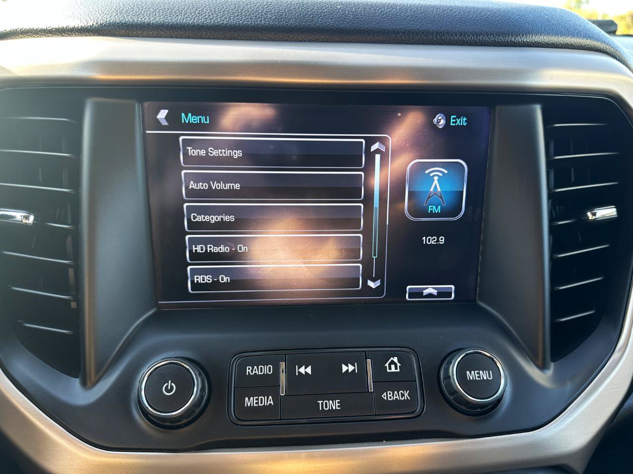 Used 2018 GMC Acadia Denali w/ Technology Package AWD/4WD image 81